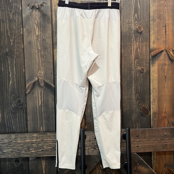 GymShark Hybrid Woven Pants S Grey Activewear Stretch Zipper Pockets Workout - Picture 8 of 16